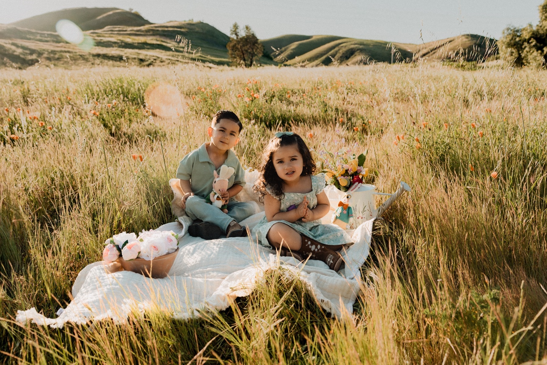 Family with young children photographed during a Vida Visual mini session in Southern California