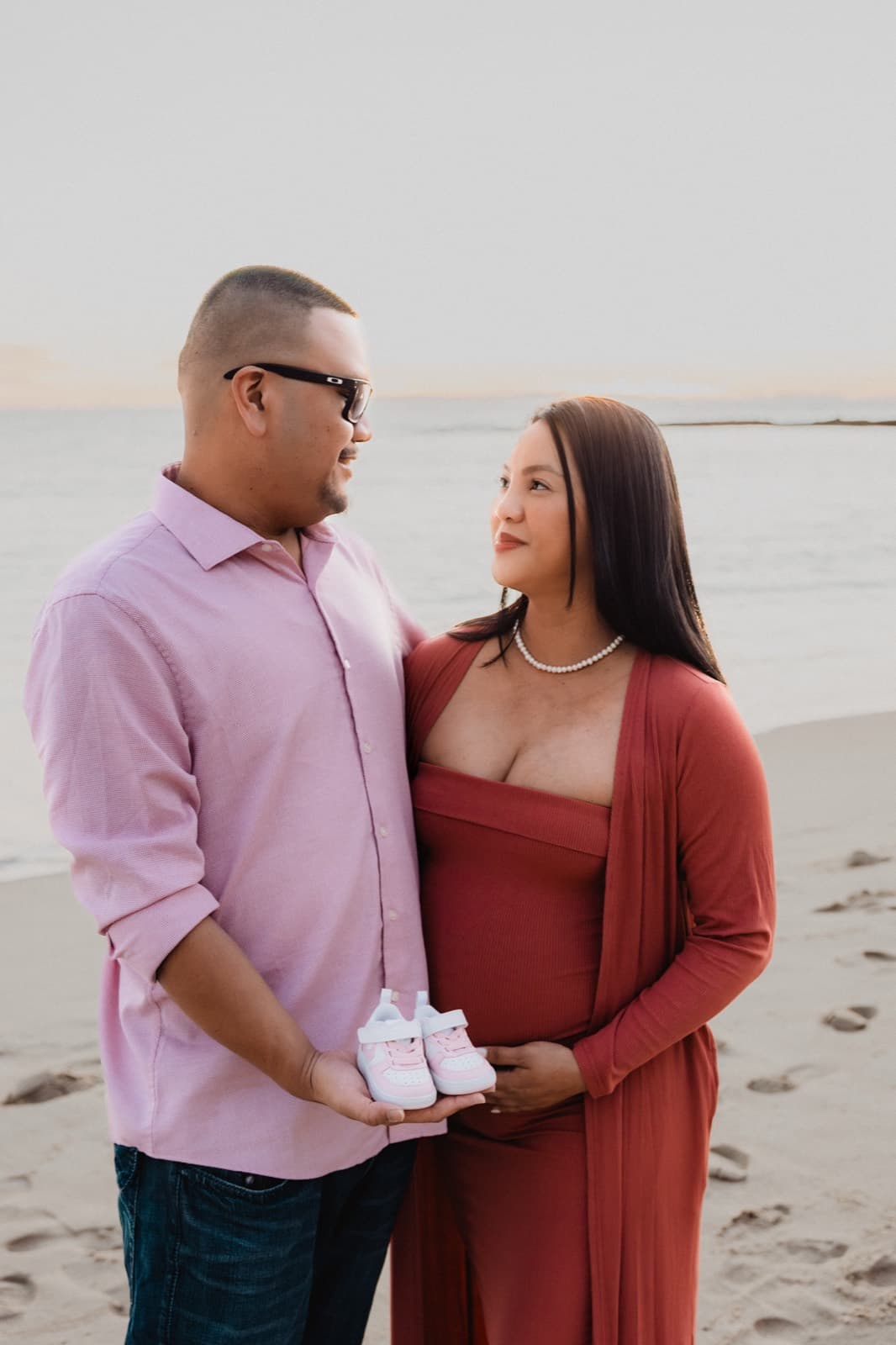 Maternity portrait at the shoreline
